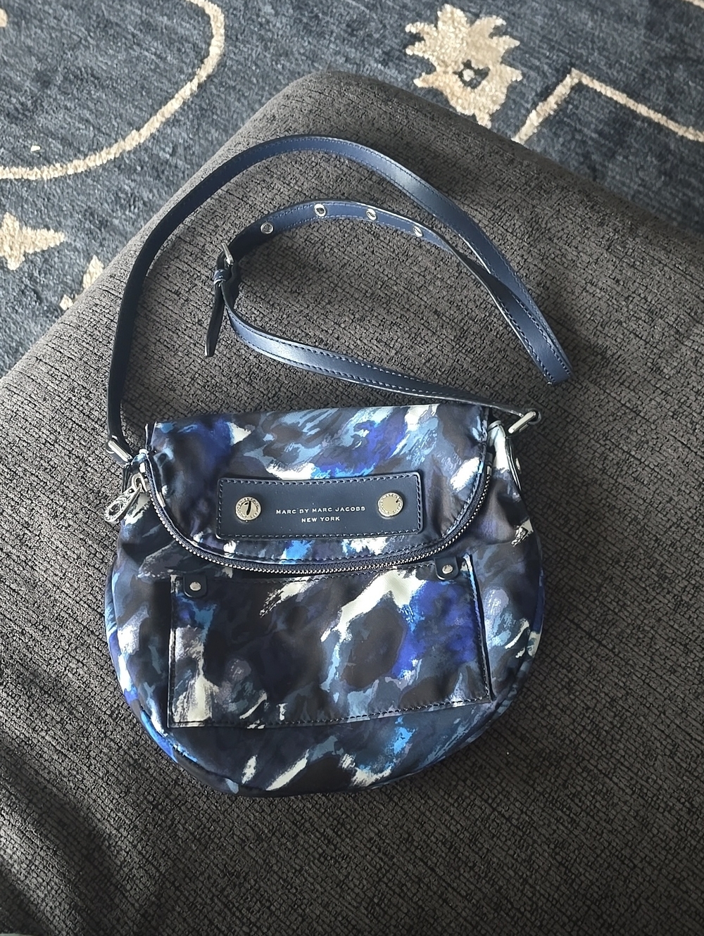 Marc by Marc Jacobs Blue & White Abstract Print Crossbody Bag